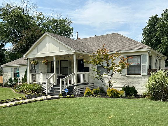 3rd image of 2754 Iroquois Rd