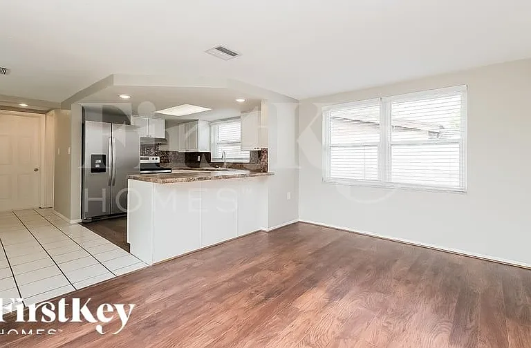 7825 Embassy Blvd — Photo 4
