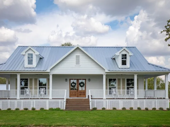 1255 County Road 260, Hallettsville, TX 77964