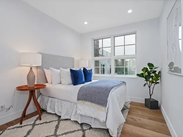 40 Huntington Street image 9 of 14