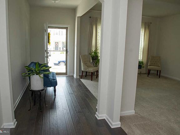 4th image of 355 Neverland Dr