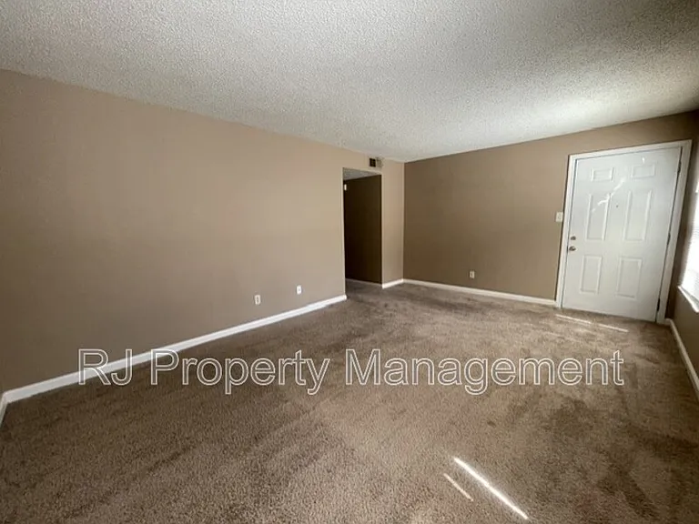 3566 Bristerwood Dr — Photo 4
