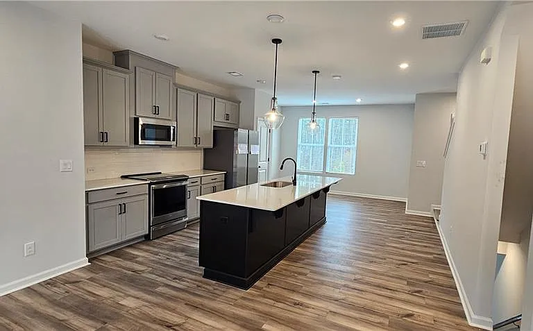 908 Colton Dr — Photo 15