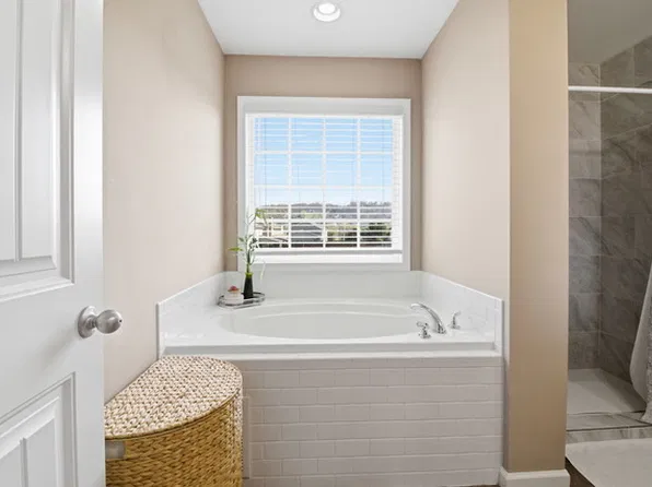 7451 Lucky Clover Ln, Knoxville, TN 37931