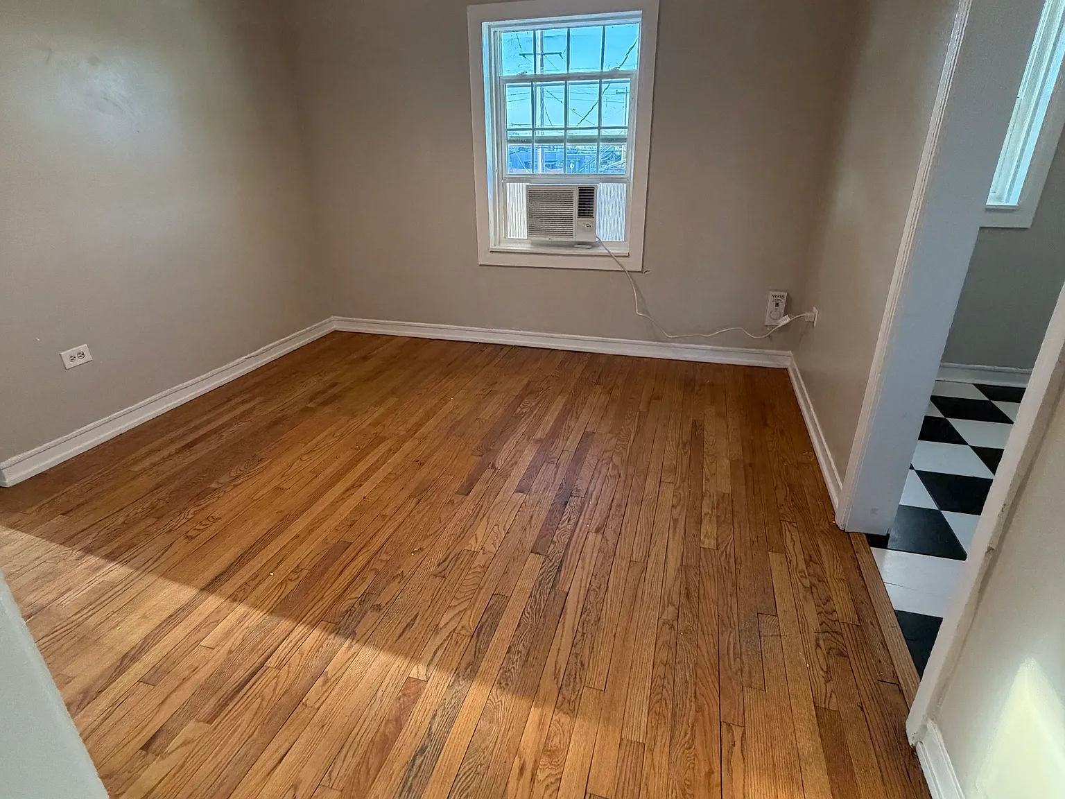 2 bed, $1,075 — Photo 4
