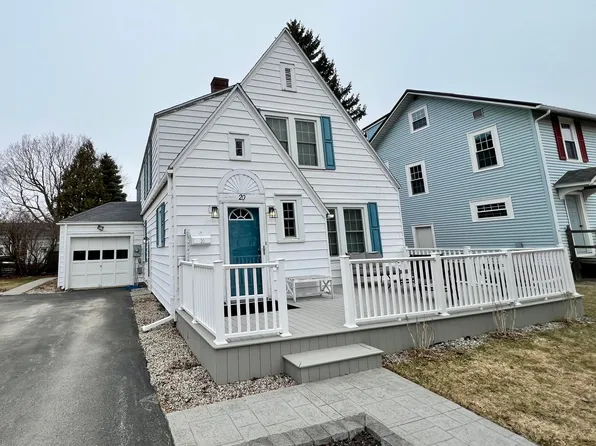 20 Pearl St, Rouses Pt, NY 12979