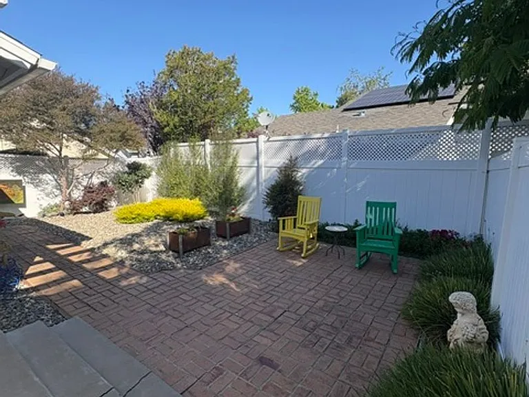 981 Bluebell Way — Photo 13