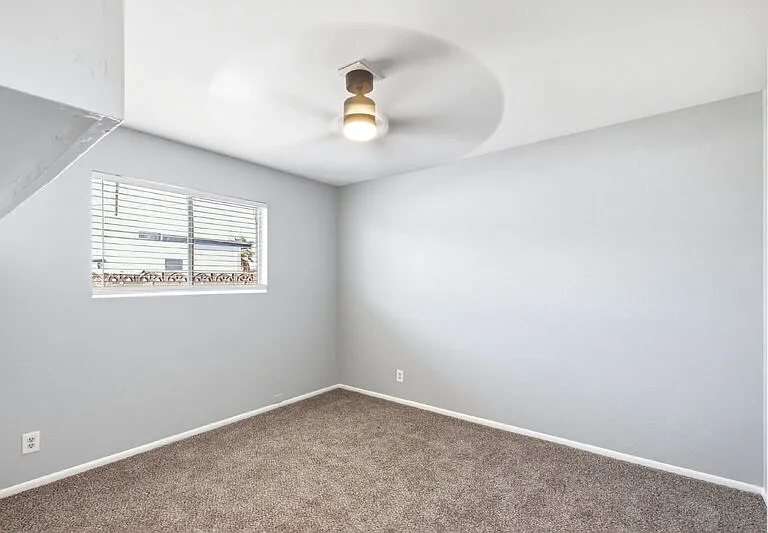 1129 N Wedgewood Cir #B — Photo 13