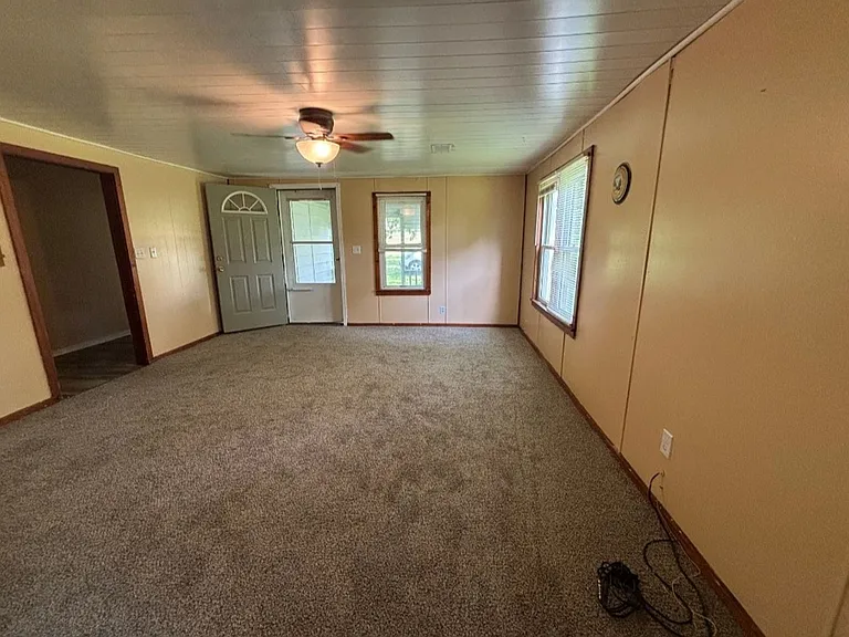11805 Pearl St — Photo 10