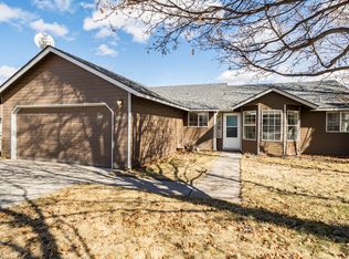 2214 SW 30th Ct, Redmond, OR 97756