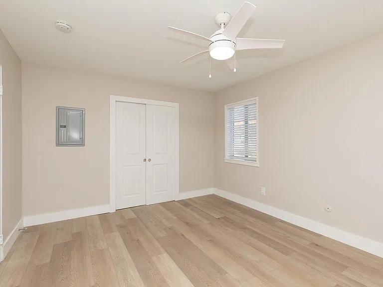 Laura Lane Apartments — Photo 55