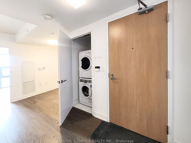 11 Wellesley St W #3407 — Photo 14