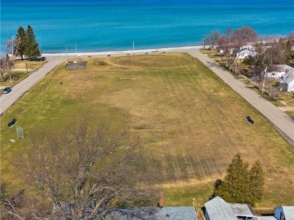 92 E Pine St, Dunkirk, NY 14048