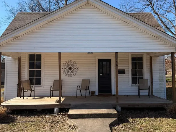 456 W Cherry St, Piggott, AR 72454