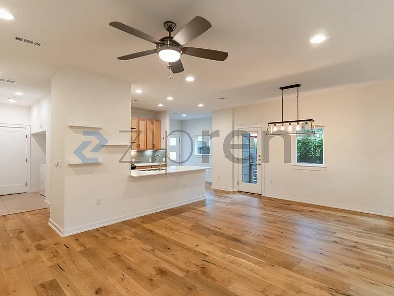 6800 Menchaca Rd #45 — Photo 30
