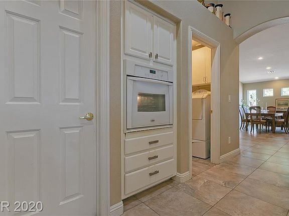 4th image of 2641 Torch Ave