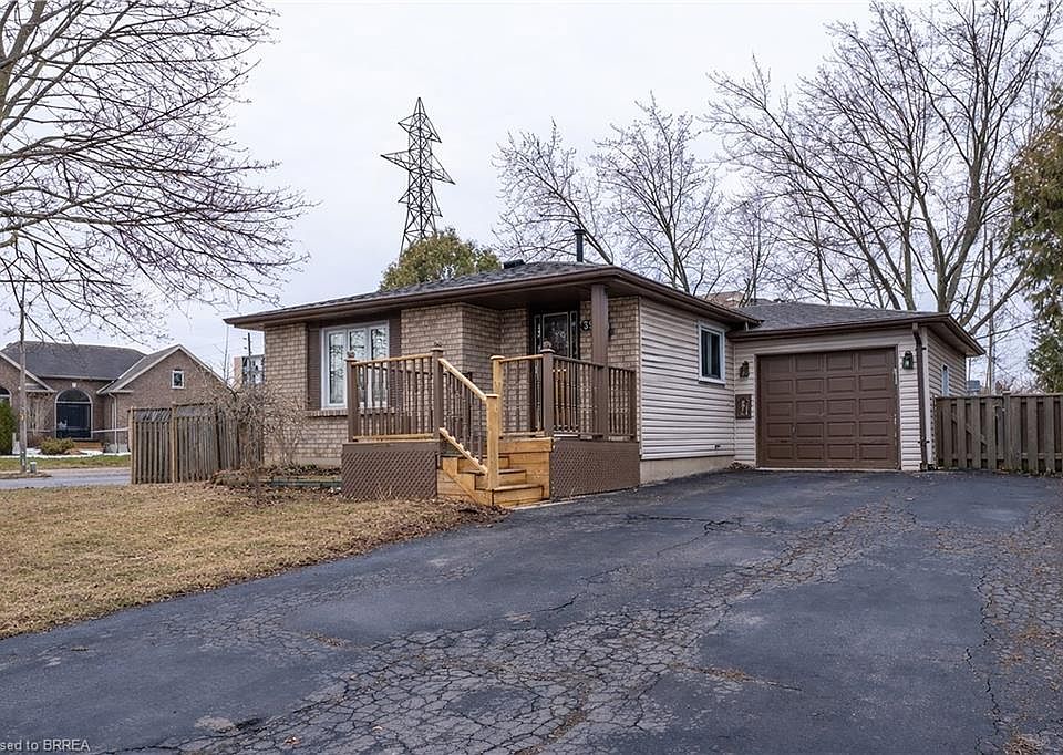 1st image of 390 Brantwood Park Rd