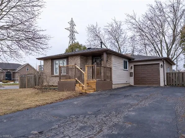390 Brantwood Park Rd, Brantford, ON N3P 1K7