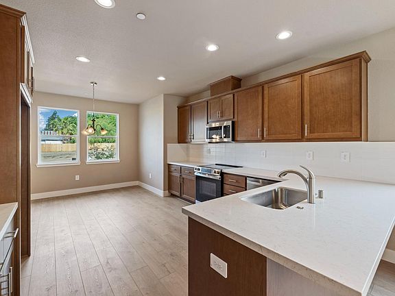 2nd image of 1818 Lovejoy Pl