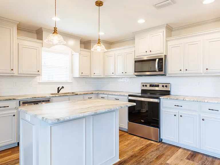 3817 Cutshaw Trl — Photo 5