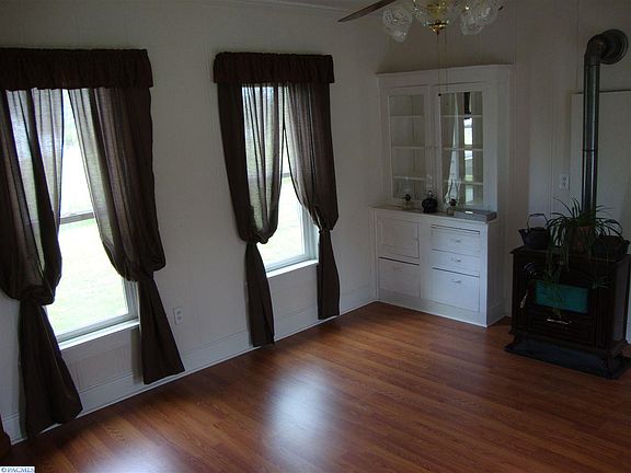 2nd image of 301 N C St