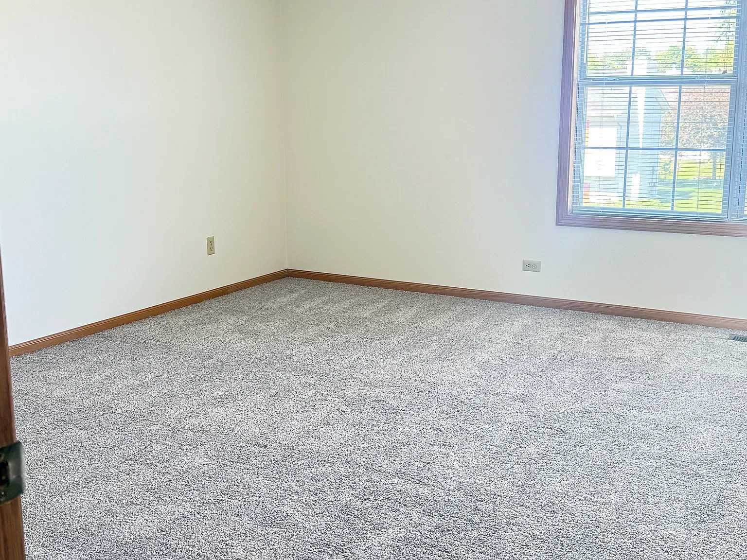 26 Vermont Ave — Photo 4