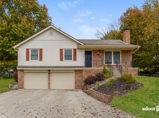 10447 N Cherry Dr, Kansas City, MO 64155
