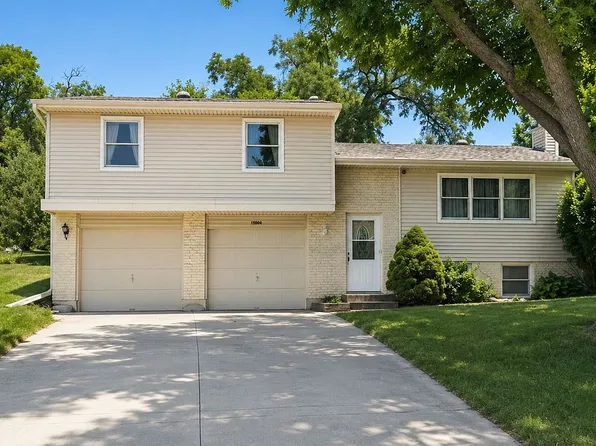 15004 Chicago Cir, Omaha, NE 68154