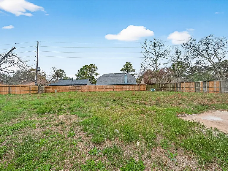 7523 La Place Dr — Photo 36