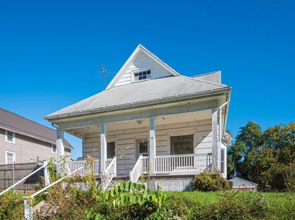84 S Main St, Thornville, OH 43076