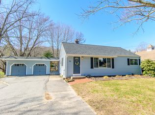 98 E Pattagansett Rd, Niantic, CT 06357