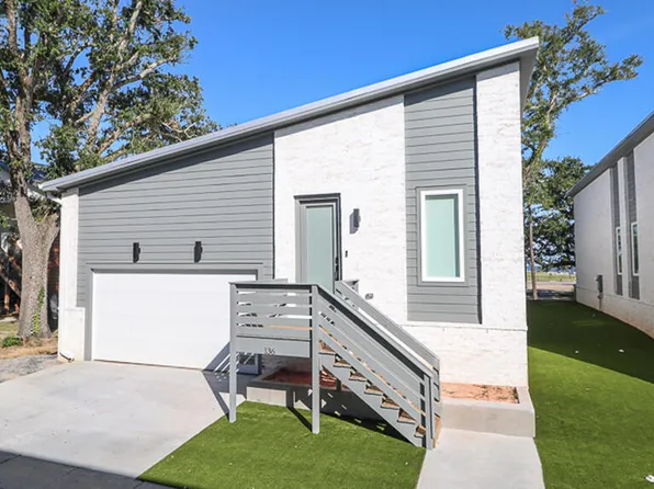 136 Markham Dr, Gulfport, MS 39507