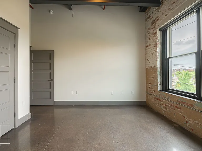 Wonder Bread Lofts — Photo 78