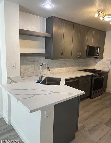 8035 Laurena Ave — Photo 2