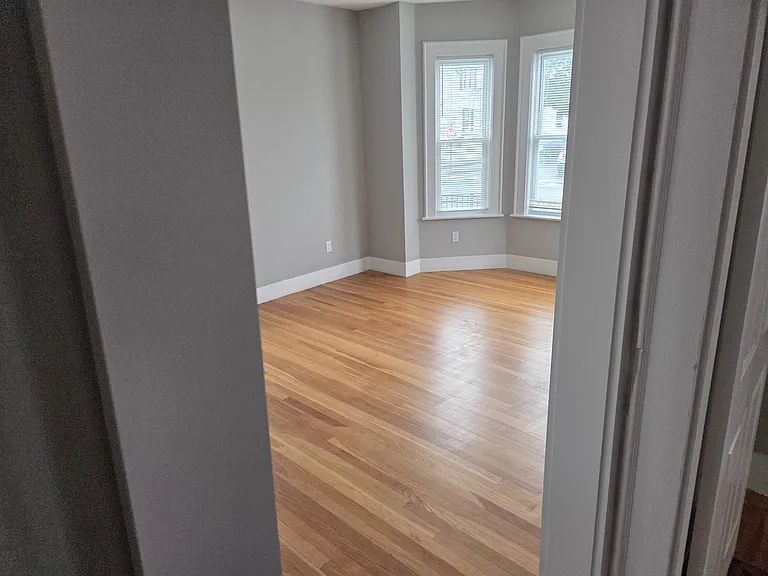 642 Moody St — Photo 16