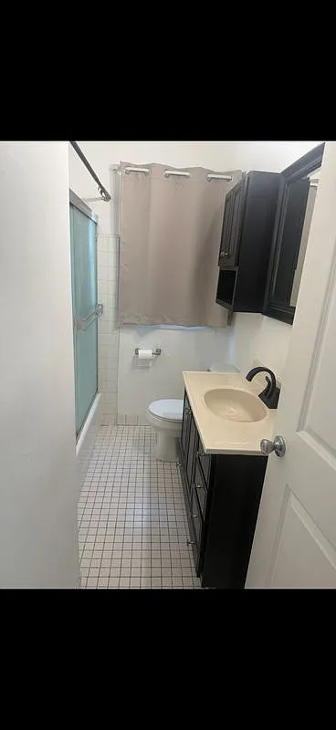 2 bed, 1.0 bath, 1000 sqft, $3,000 — Photo 2