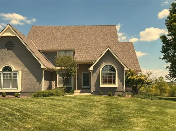 14821 Goddard St, Overland Park, KS 66221