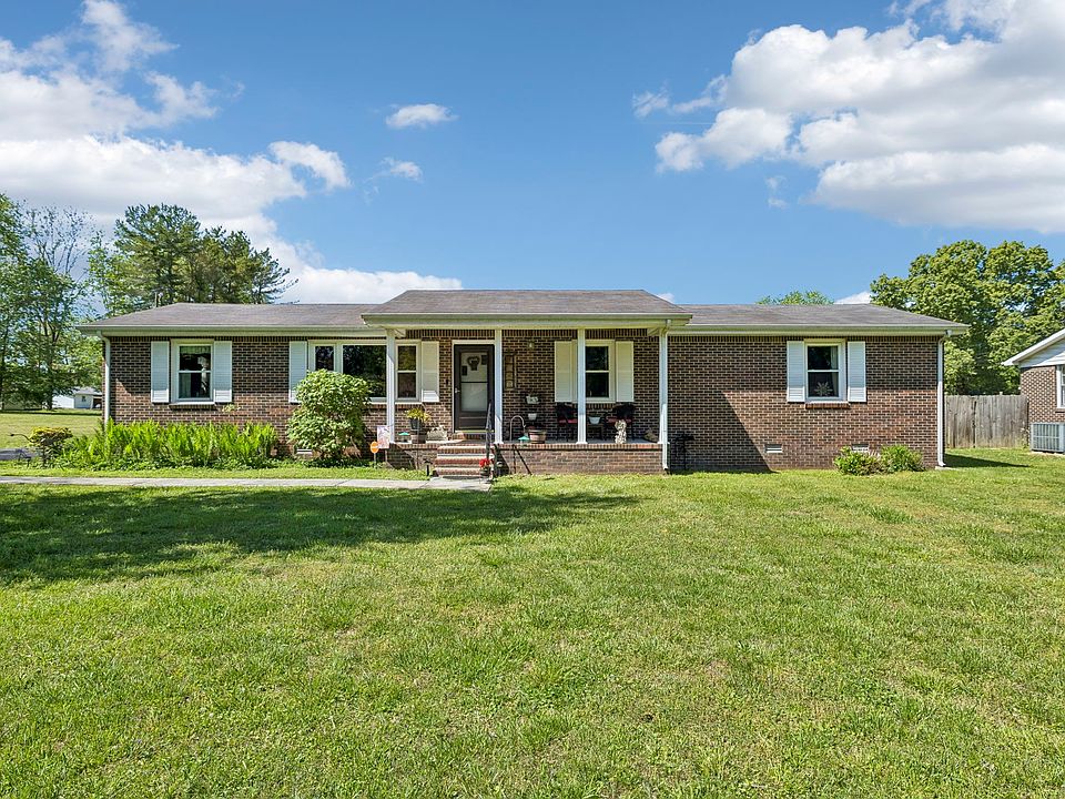 1st image of 302 Highland Dr