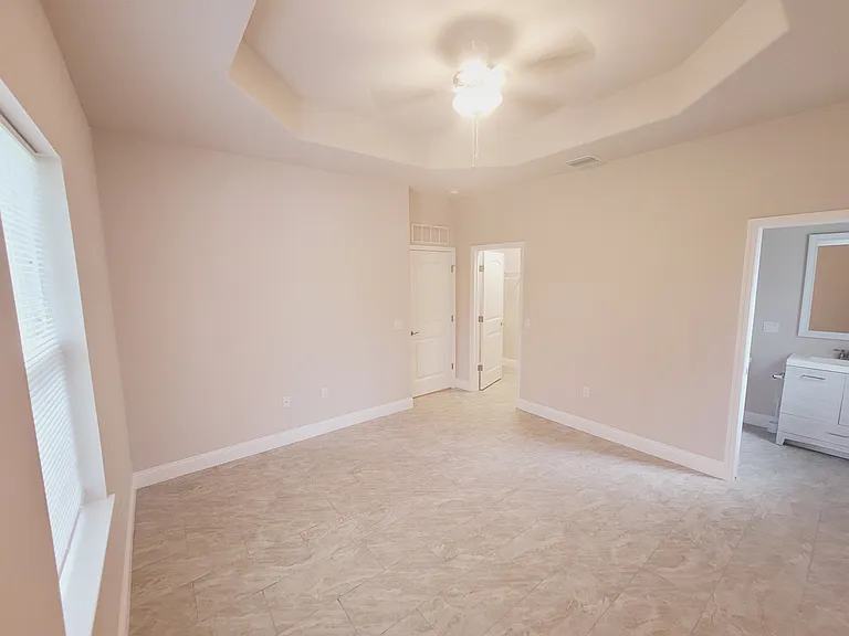 39 Providence Ln #B — Photo 8
