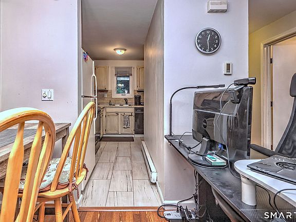 5th image of 172 Woodland Street #1