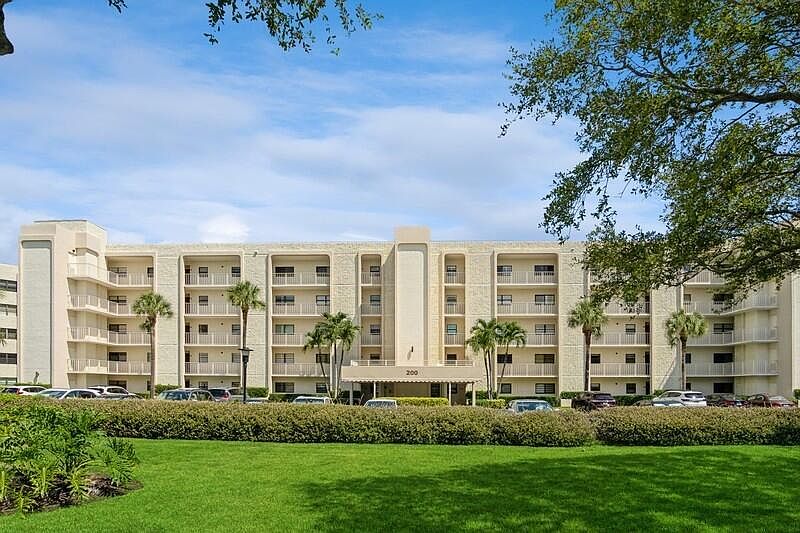 1st image of 200 Intracoastal Pl APT 305