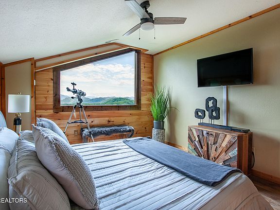 21st image of 920 Falcon View Way
