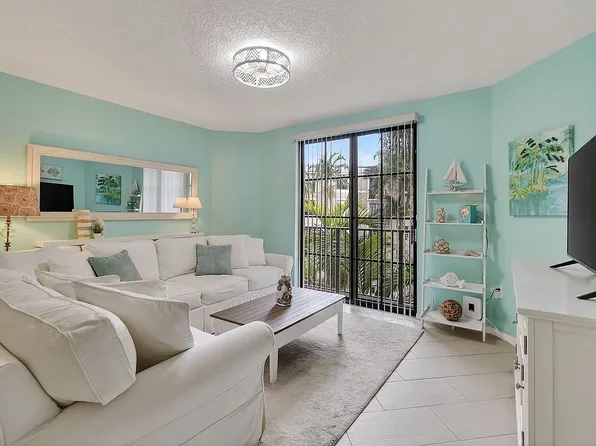 630 Sapodilla Ave APT 416, West Palm Beach, FL 33401