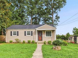 2913 Wildwood Dr, Greensboro, NC 27407