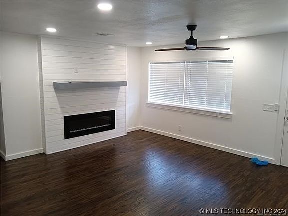 3rd image of 1406 W Eddy St