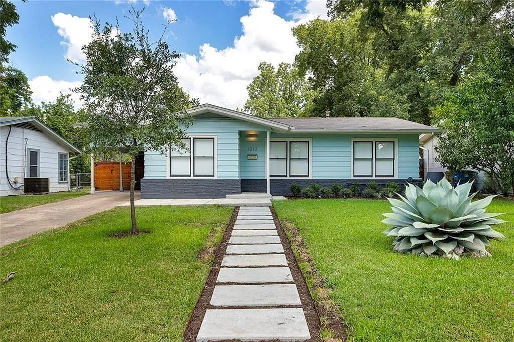 3 bed, 1.0 bath, 1505 sqft, $3,100 — Photo 1