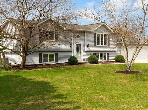 5351 Stark Rd, Sun Prairie, WI 53590