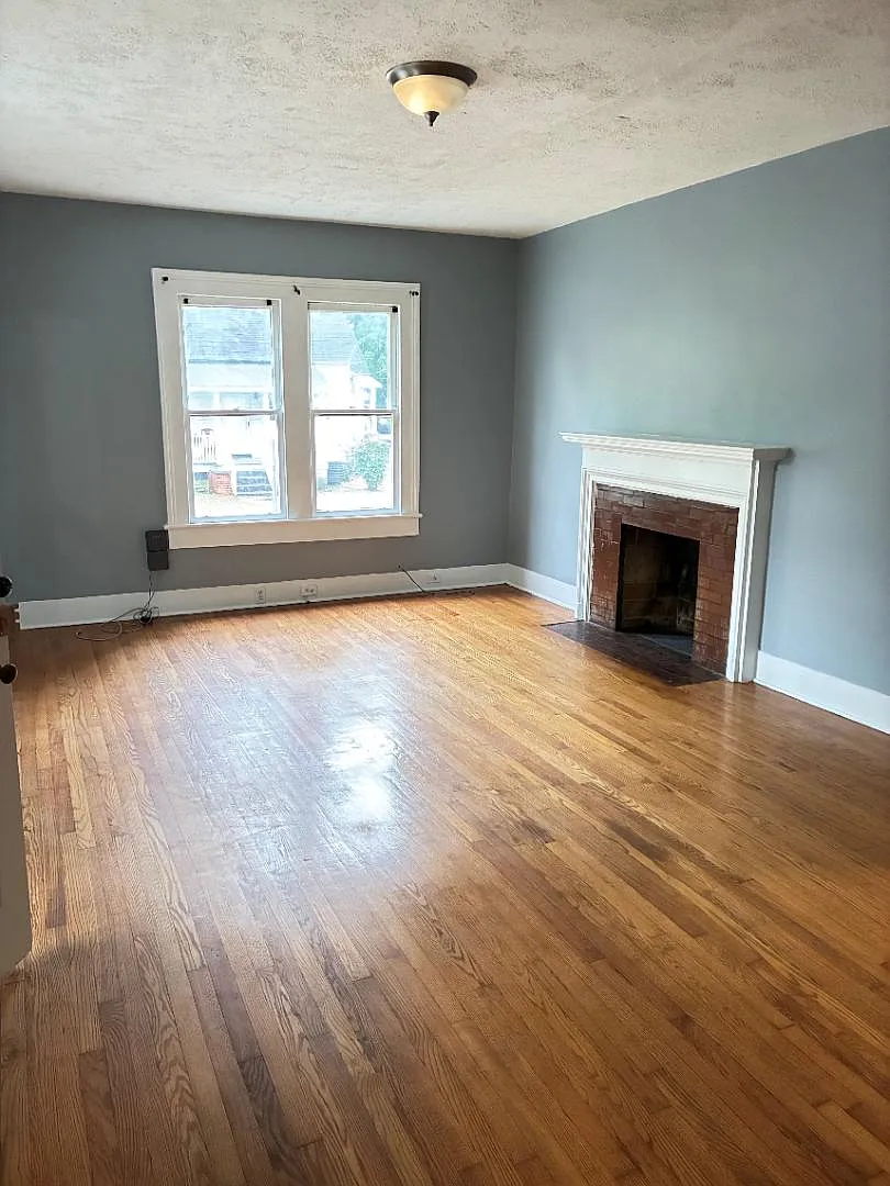401 Kenan St W — Photo 3