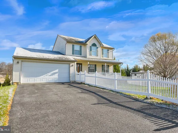 23 Saddlebrook Dr, Felton, PA 17322