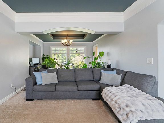 5th image of 2107 Essex Dr